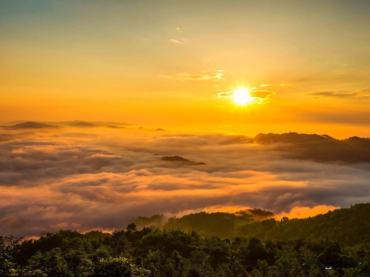 天台山日破云海出，人间皆浪漫，总有一场云海值得奔赴