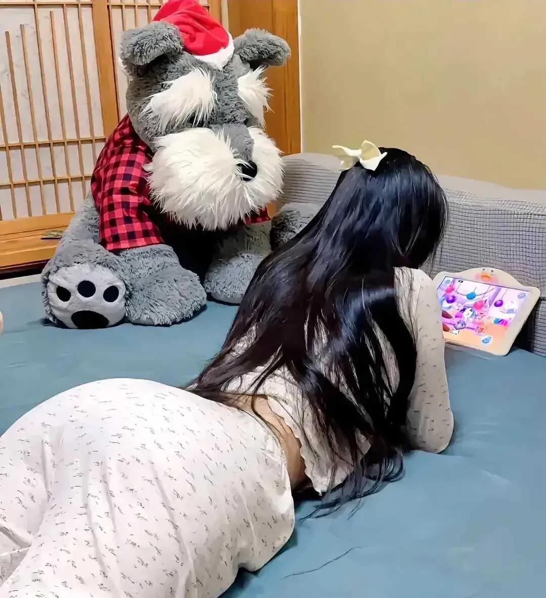 当前社会中，关于离婚女性再婚市场的讨论层出不穷，有人认为离异女性成为了婚恋市场上