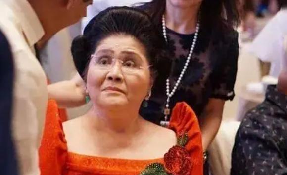 这回，小马科斯恐怕真要气到拍桌子了！
 
9月9日，菲律宾最高法院公布裁决，小马