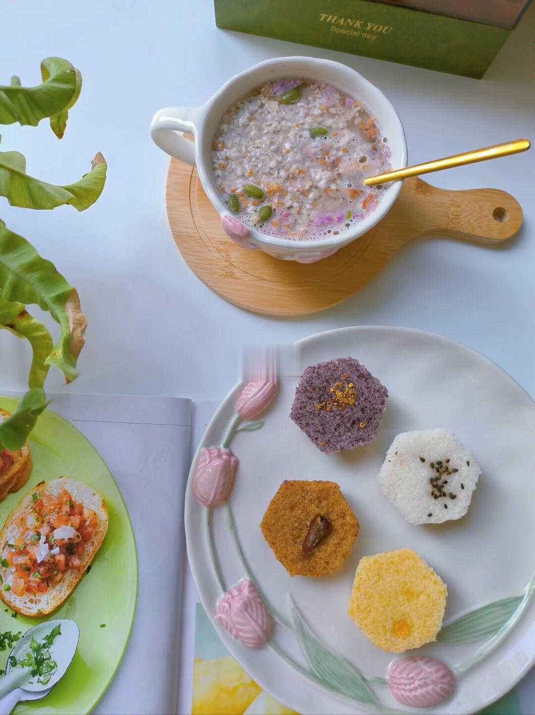 早餐分享｜燕麦粥+小松糕