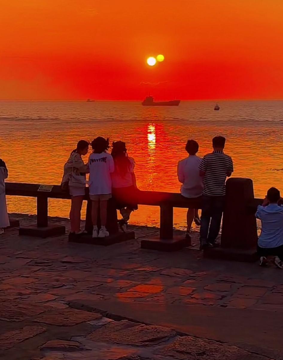 是回老家一趟，看看父母，还是带上子女出门旅游？
中秋是中华民族的几大节日之一，除