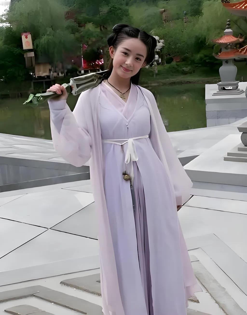 赵丽颖真的是天生的演员！演得了古灵精怪的小骨，也能诠释坚韧大气的明兰，演技跨度这