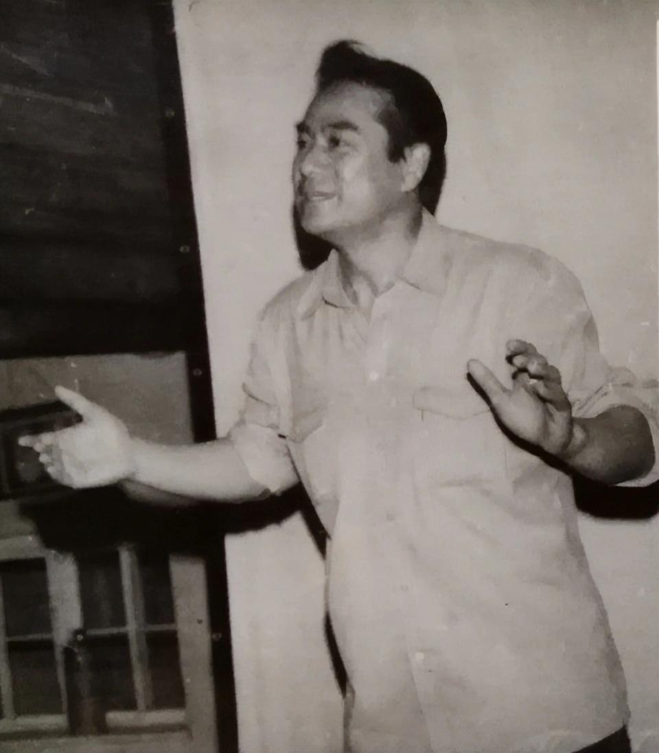 “商纣王”达奇年轻时，一张罕见的留影，拍摄于上世纪六十至七十年代，是演员达奇年轻