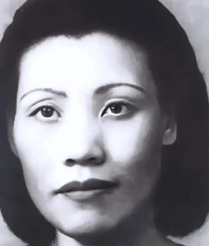 1981年茅盾去世，治丧委员会给76岁的老妇人送去追悼会请帖，却被她退了回去，还