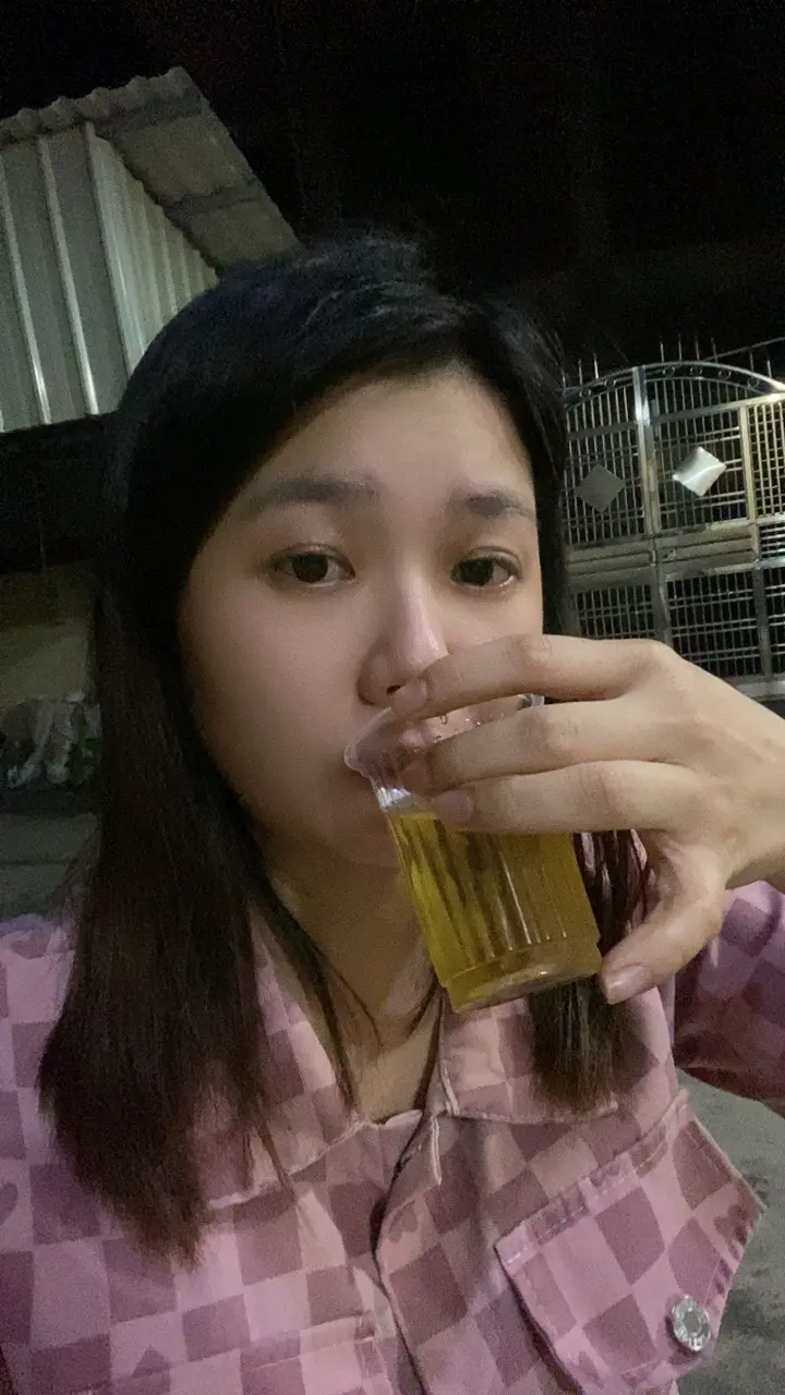有时间出来喝酒吧，把我灌醉，我告诉你我最爱谁