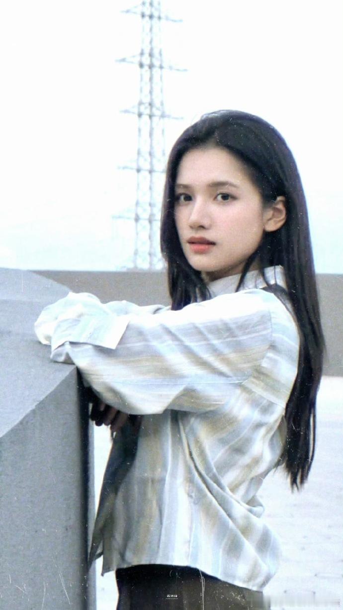 网传李现张婧仪出演雾里青网传李现张婧仪演雾里青 网传李现张婧仪将出演《雾里青》，