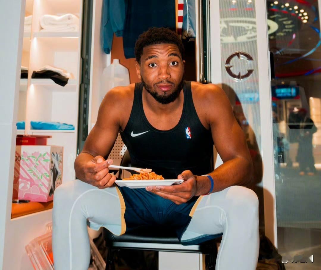 你们认为这样搭档合理吗？

今天米切尔提出让阿伦搭档哈登，米切尔搭档莫布里，这样