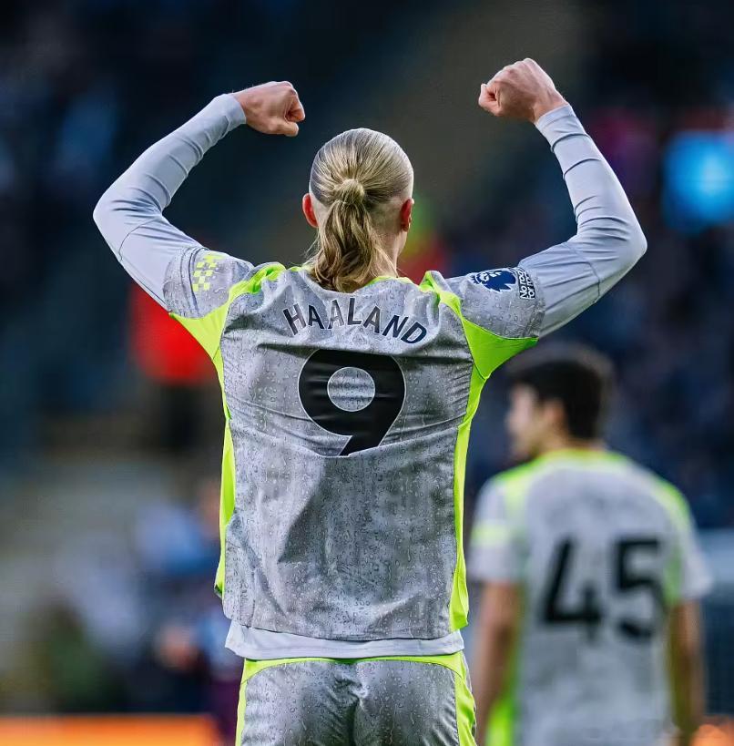 英超第34轮，曼城客场1-0力克伯恩利，33场比赛过后与阿森纳同积70分，净胜球