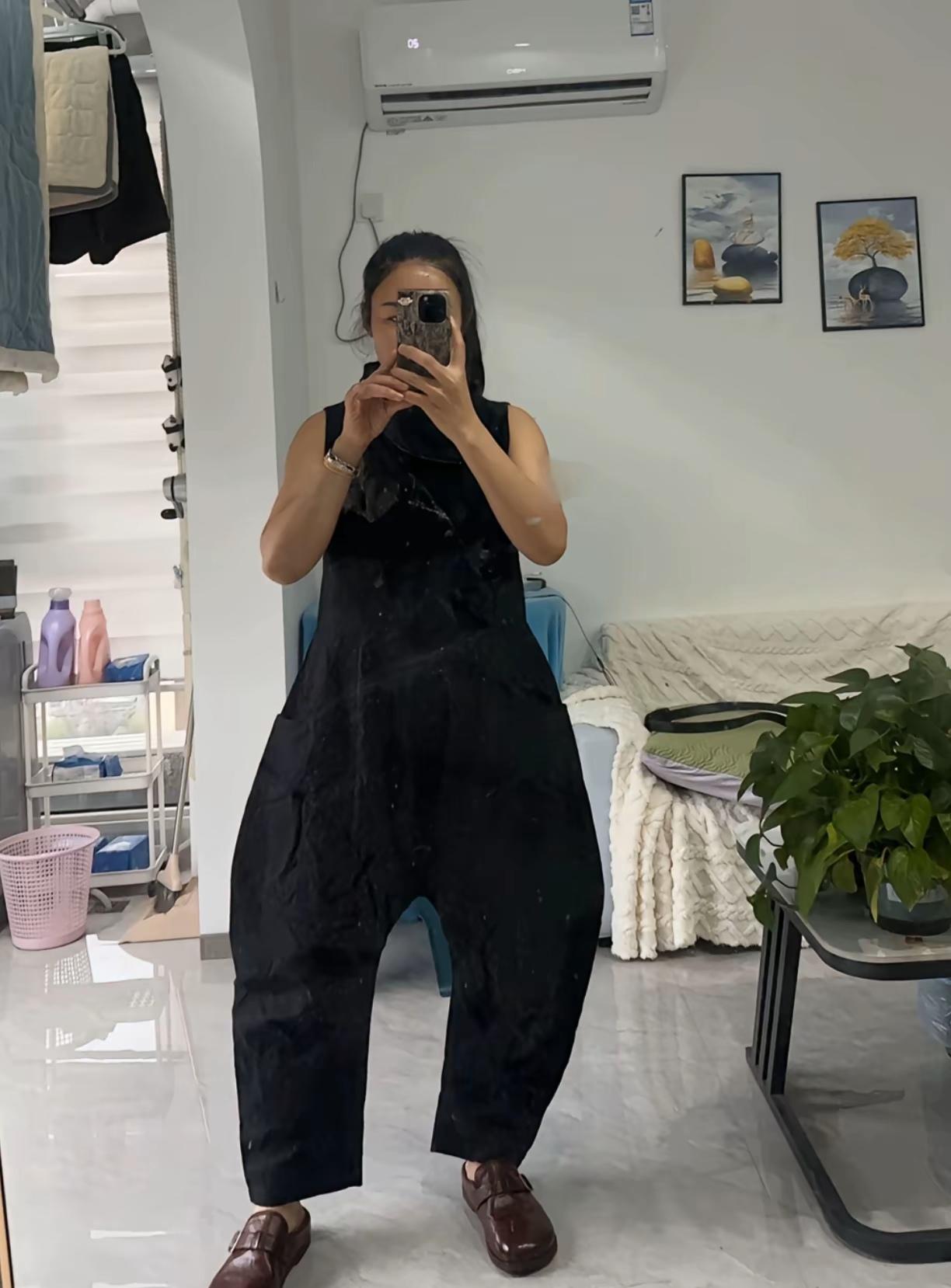 发明弯刀裤的人，真是脑洞大开！
丑死了，买的人不知什么心态？
送给我也不穿，哈哈