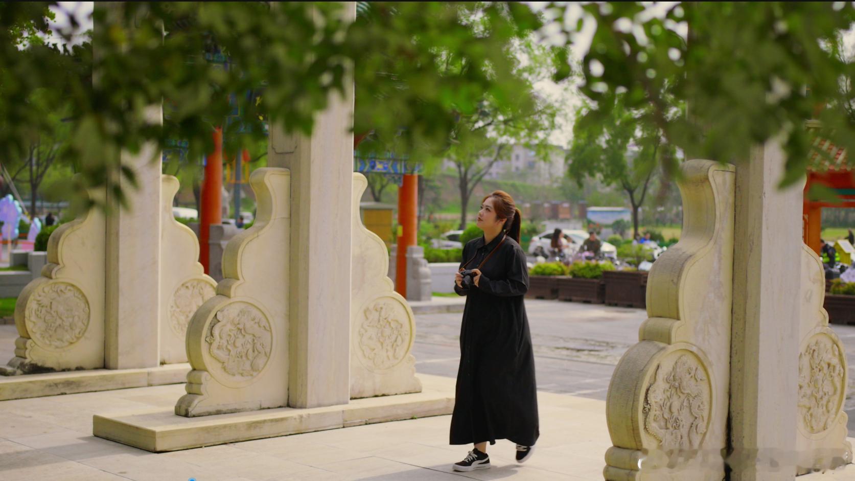 台湾姑娘翟翾再到河南寻根山河万里，血脉相连。在河南卫视重阳奇妙游的舞台上，台湾姑