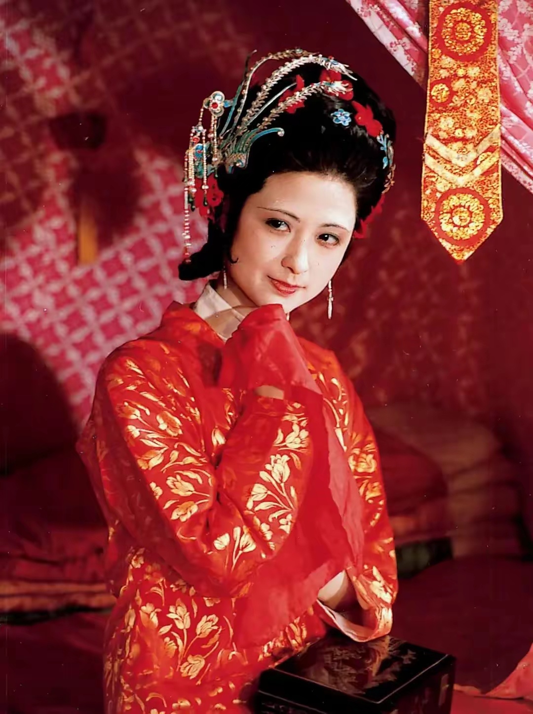 尤二姐的吞金而亡，是自作自受？还是王熙凤太过心狠手辣？如果没有王熙凤陷害，她能不