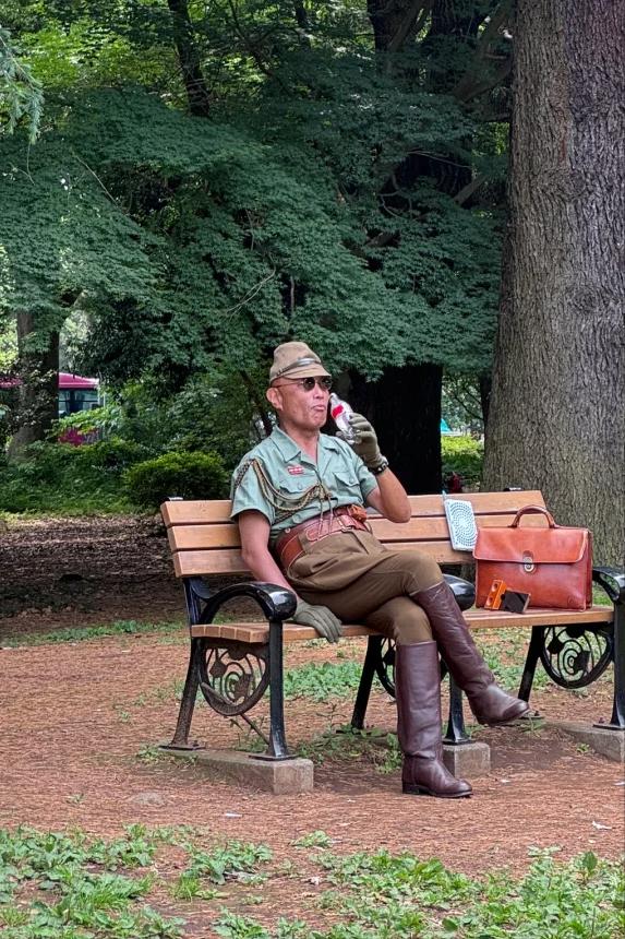 恐怖的日本 “战争怀旧” 亚文化！这是中国人到日本旅游时，在日本东京公园（代代木