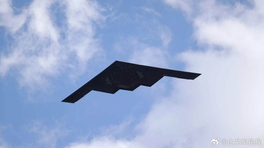 美B-2首次发射反舰导弹，P-8A挂鱼叉猎杀军舰，太平洋拒止大战将开打2026年