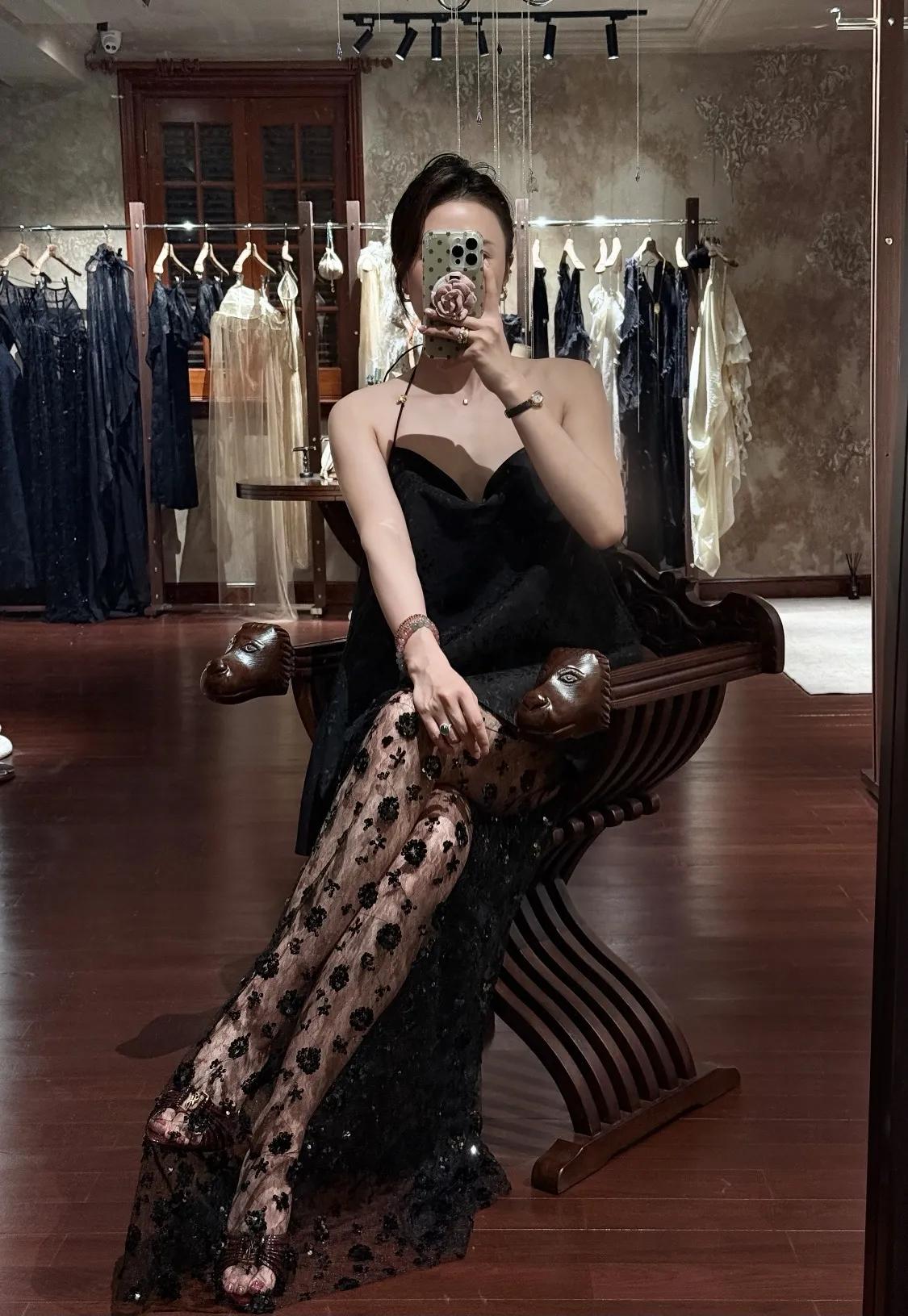 黑色连衣裙，无任何不良引导！