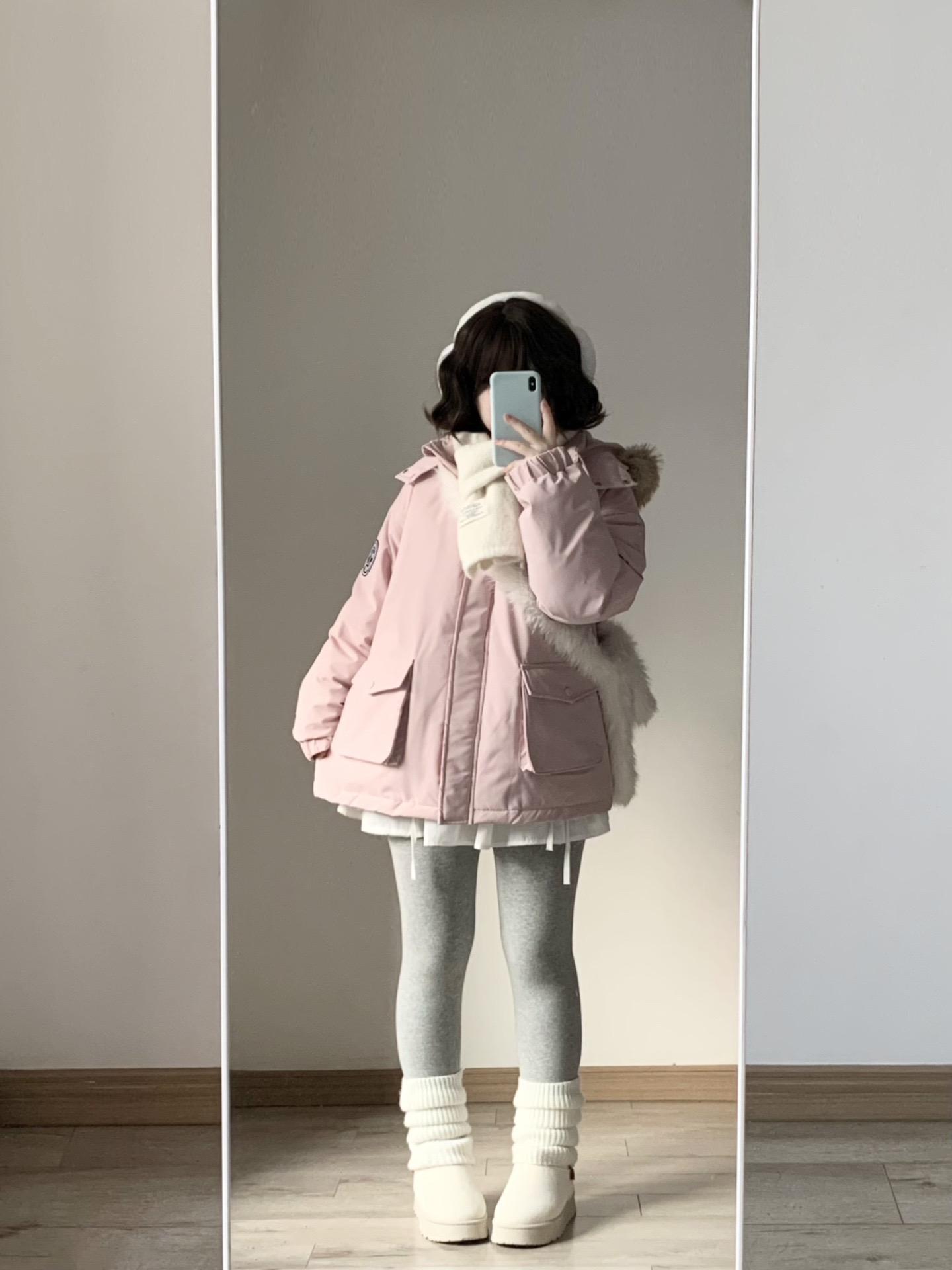 粉色派克服这样穿好萌！