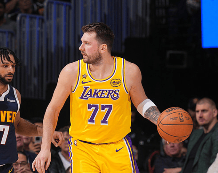 NBA那点事东契奇在湖人115-107战胜掘金比赛中得到35分13篮板10助攻2