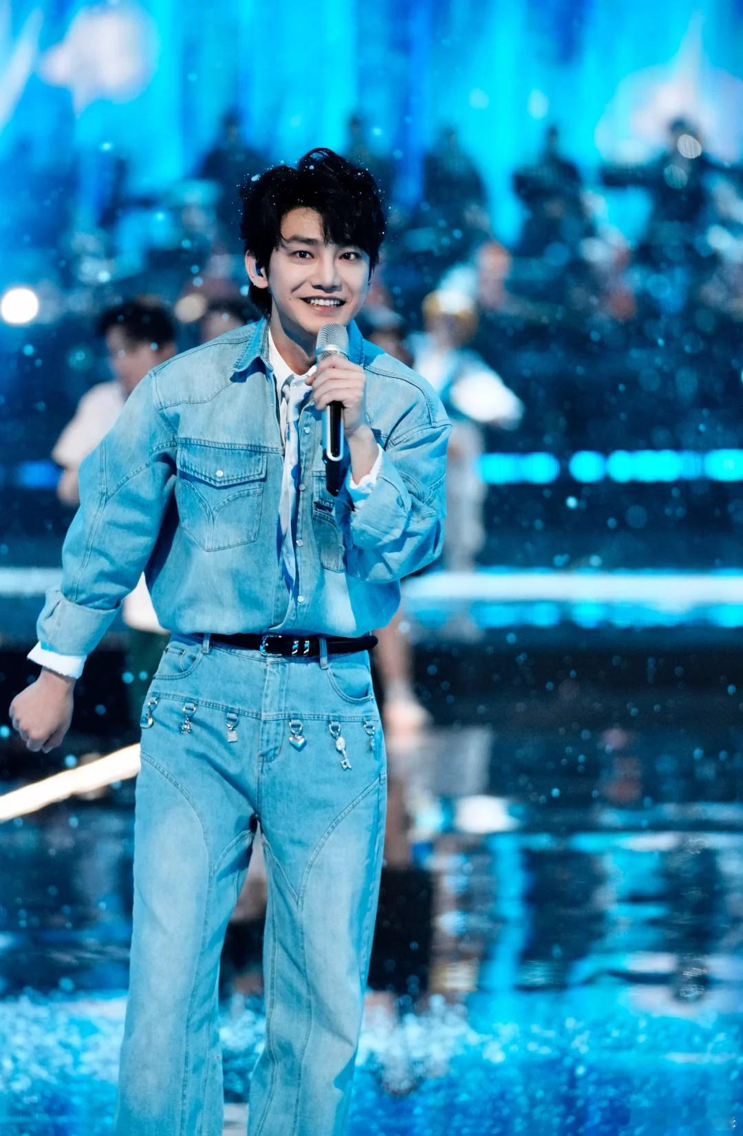 蒋龙新剧我把我妈气活了 别人穿越，我妈变校花💥！蒋龙亲手把老妈送回青春，结果自