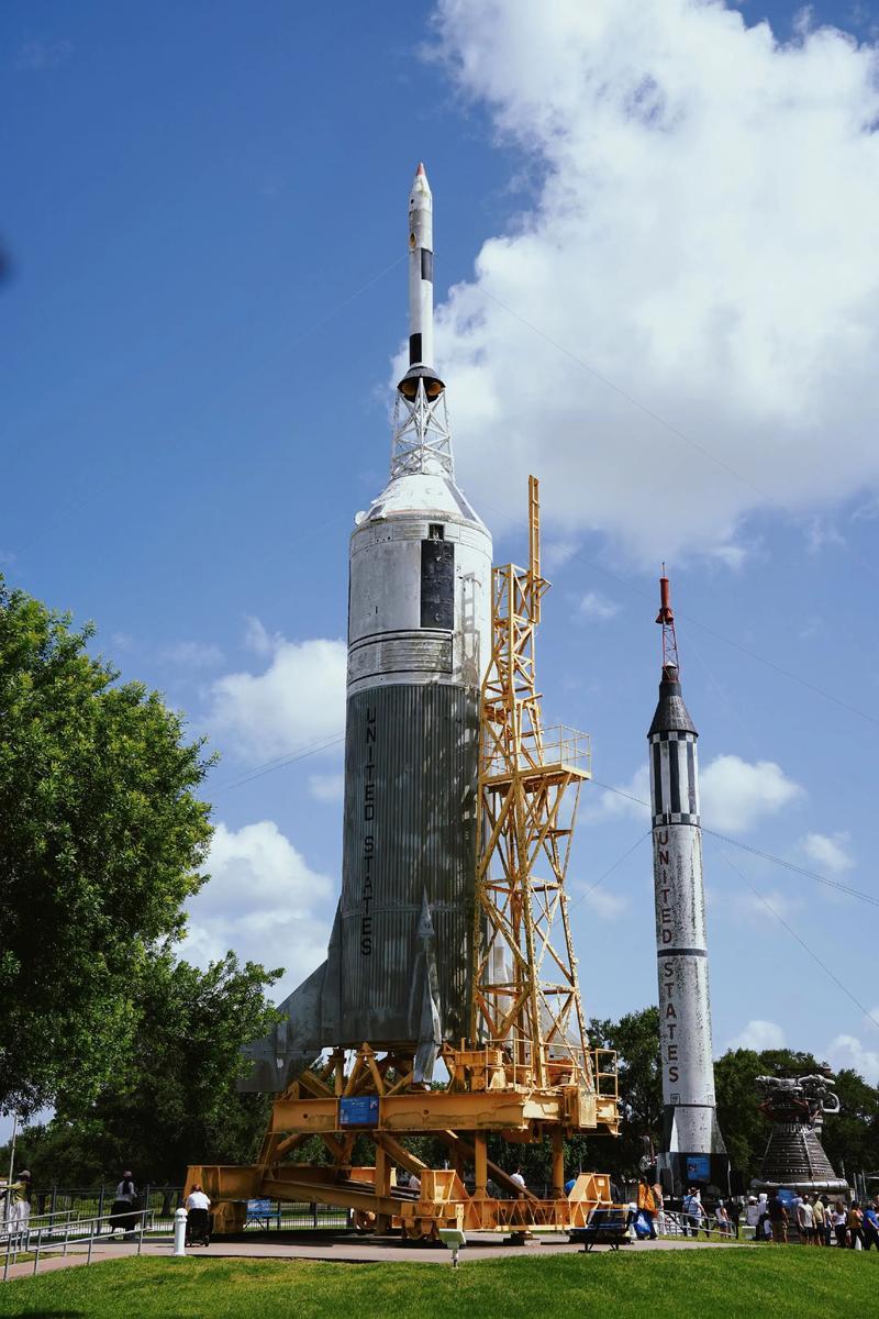 美国国家航空航天局（NASA）近日发布了一张由“阿耳忒弥斯2号”任务拍摄的震撼照