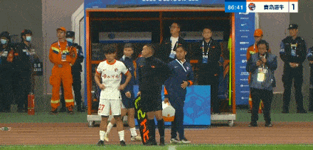 邝兆镭替补献亮眼表现，降维打击言过其实，最后换上意义不大

邝兆镭87分钟替补登