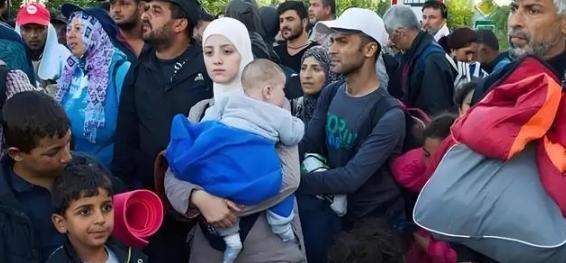 一个国家能蠢到什么地步？看看瑞典就懂了，三十年前，瑞典人均GDP高达3.2万美元