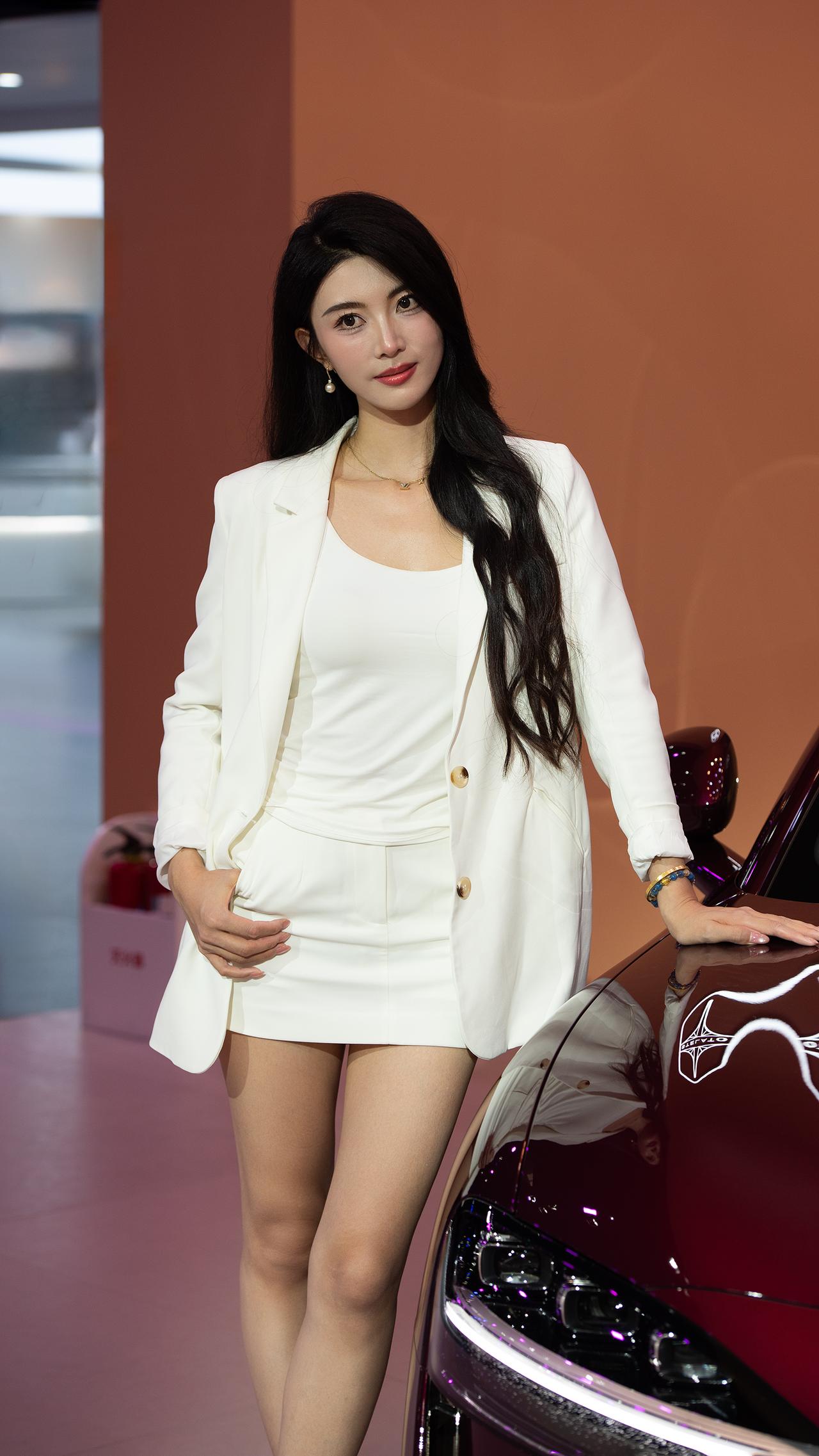 兰灵王成都车展 车模美女 好看的小姐姐