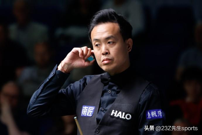 今晚的另一场比赛，塔猜亚连续高分破百，4-0领先。傅家俊单杆81、72分挽救两个