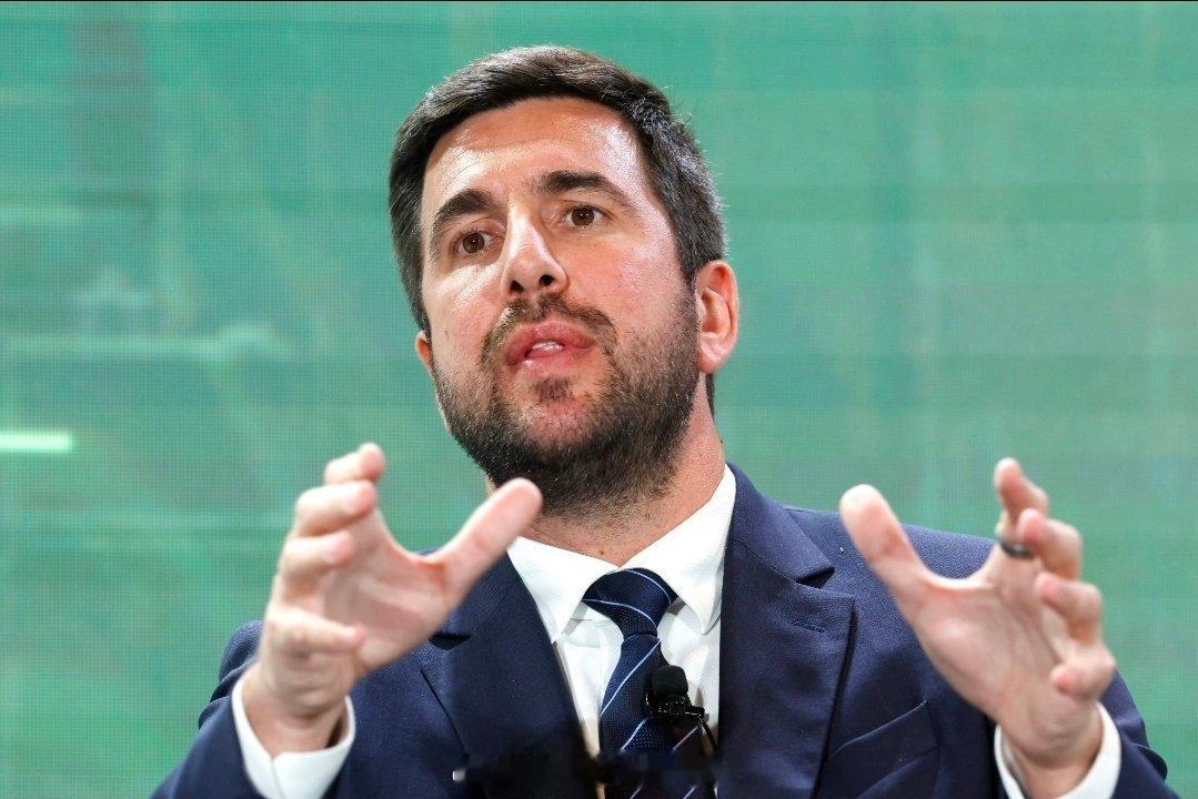 ESPN消息称，一旦恩里克·里克尔梅在皇马主席大选胜出，穆里尼奥就会放弃执教皇马