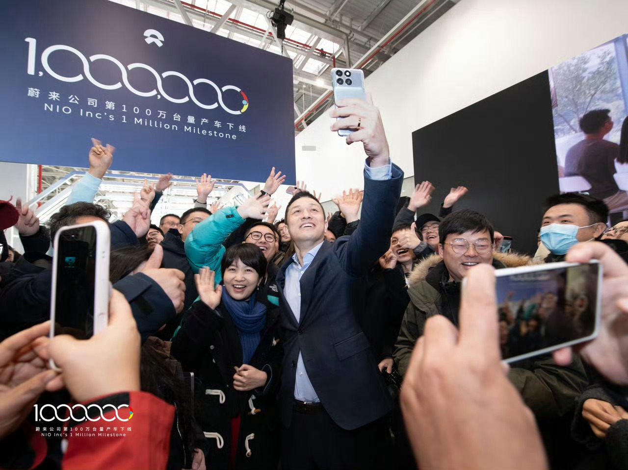 今天蔚来第100万台量产车正式下线，车型是全新ES8我最开始了解蔚来汽车就是从E