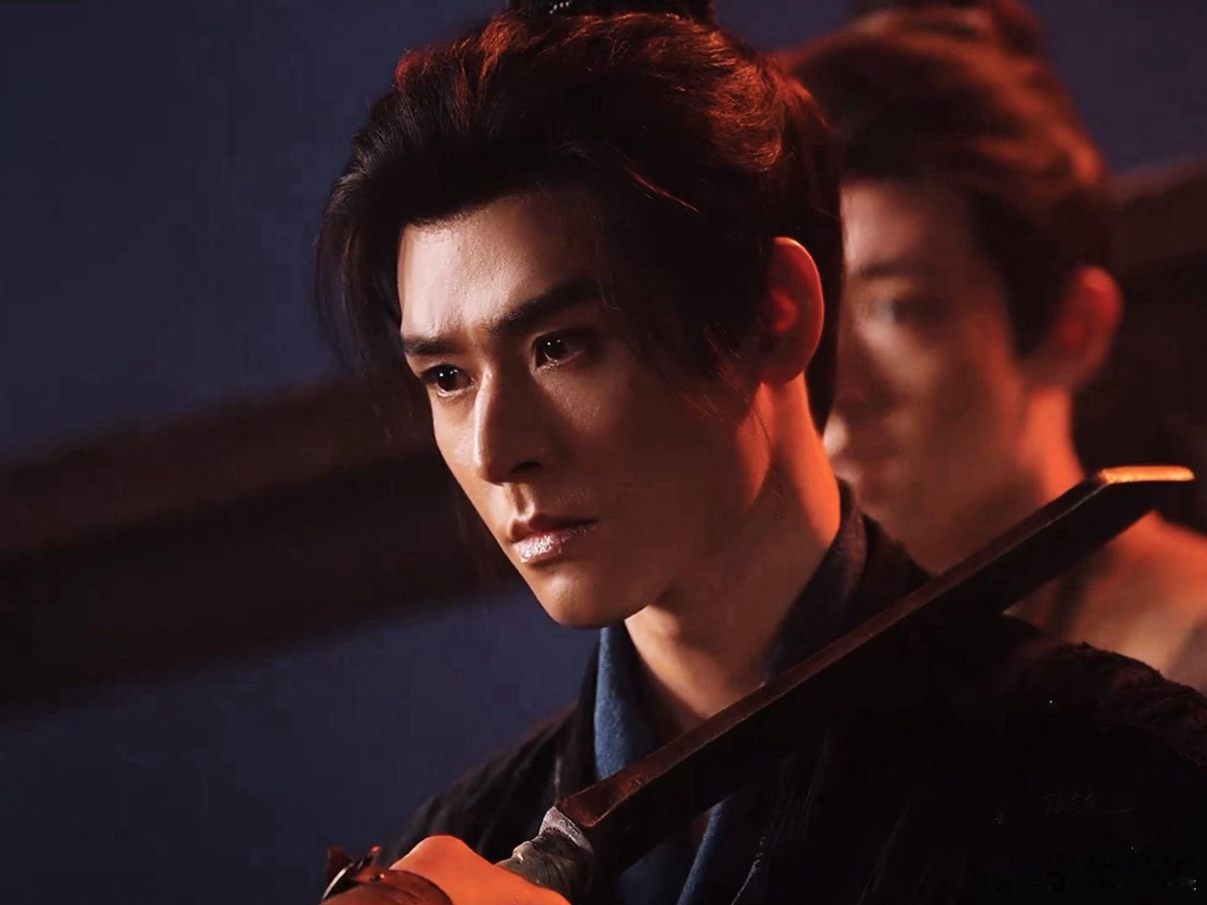 你是龚俊那他是谁 剧里龚俊一招一式都是江湖高手的模样，飞鱼服衬得他贵气不俗，情绪