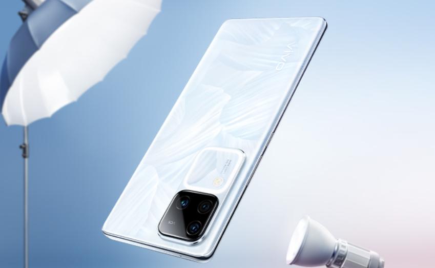 从「vivo S18 Pro」身上，可以清晰的得出一个购机的思维定式，任何一台手