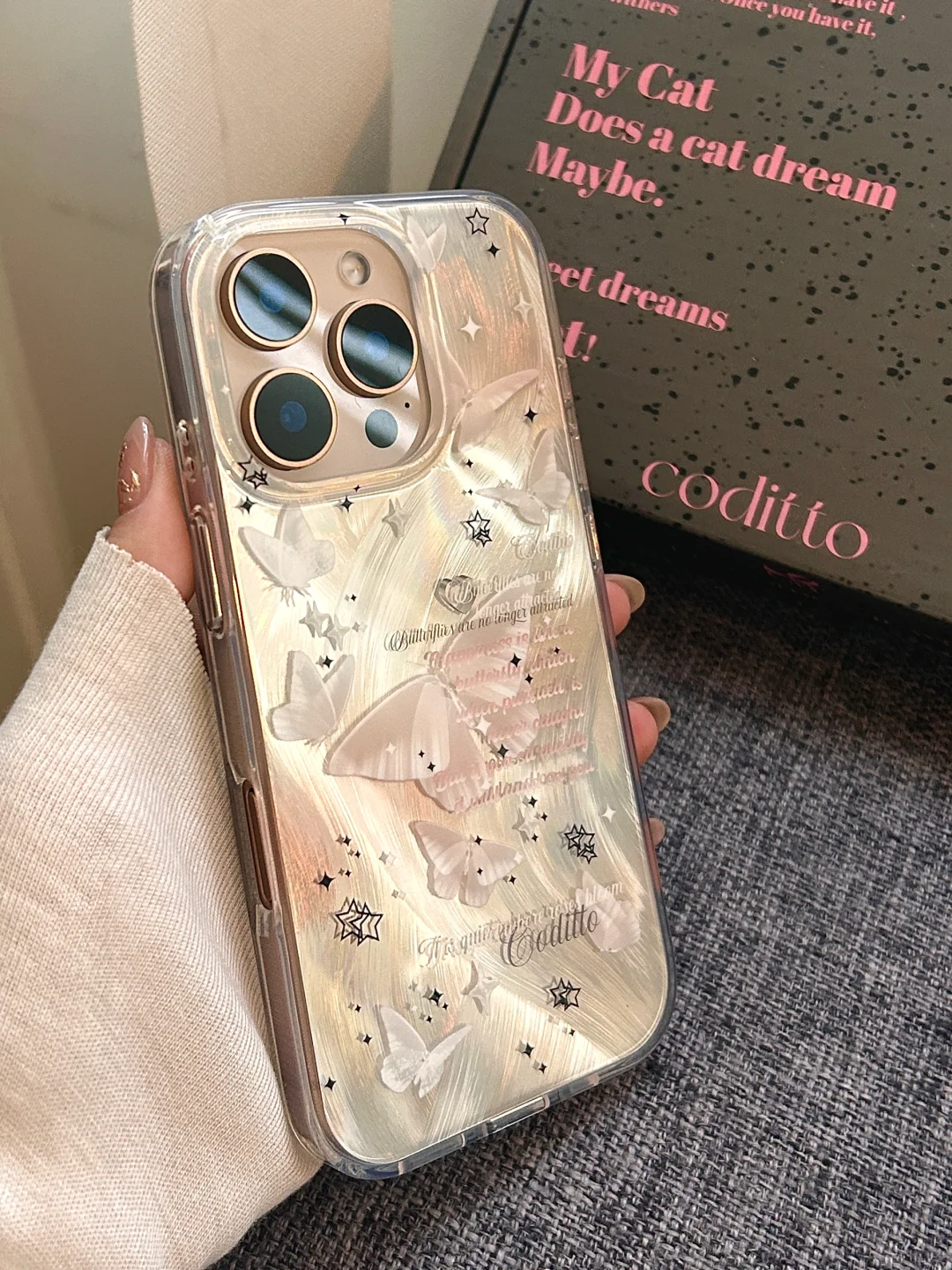 很喜欢的和沙漠金搭配很好看的蝴蝶手机壳！！
