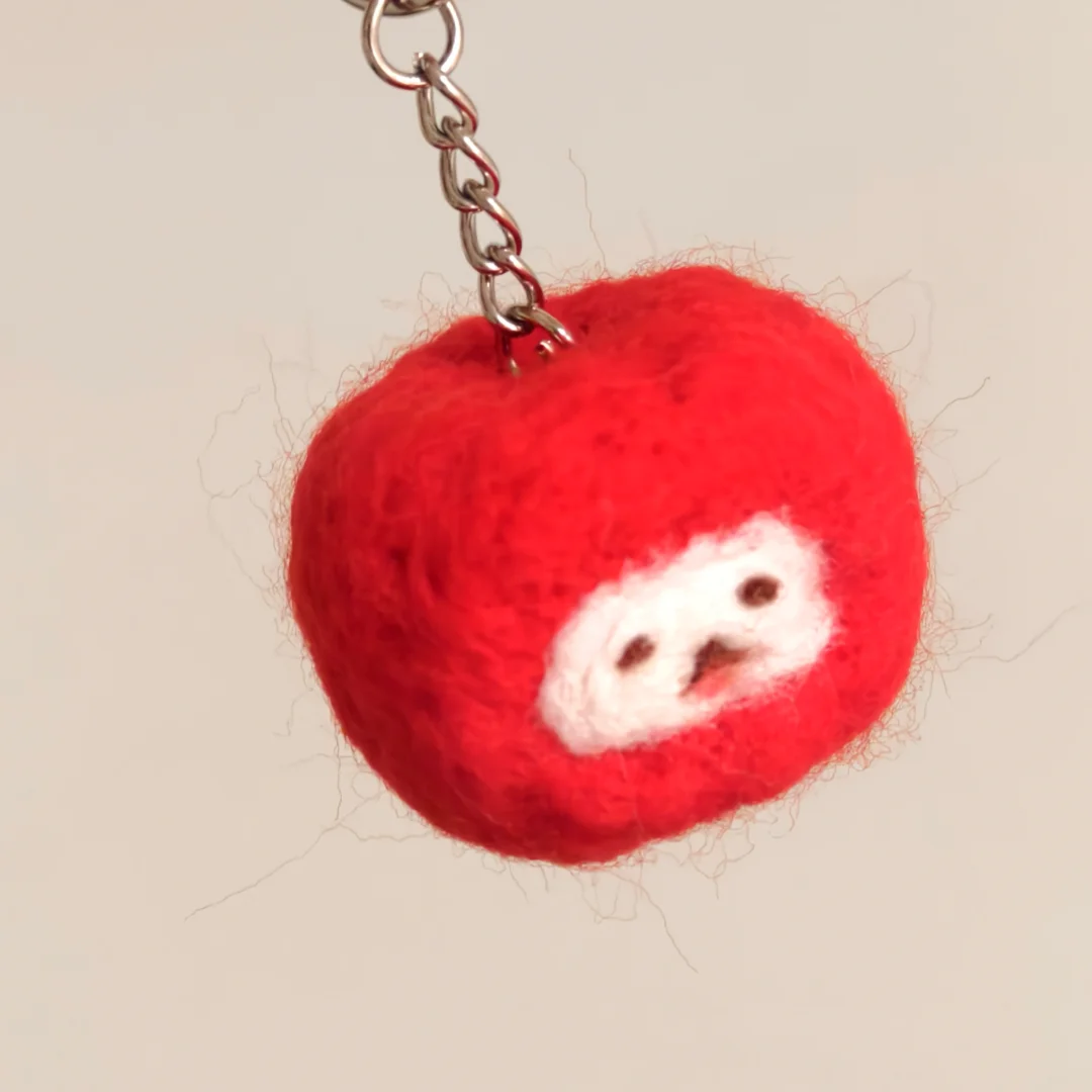 昨天下班后去健身房健一半，我的银行朋友小胡也下班了，我说一起吃个饭？