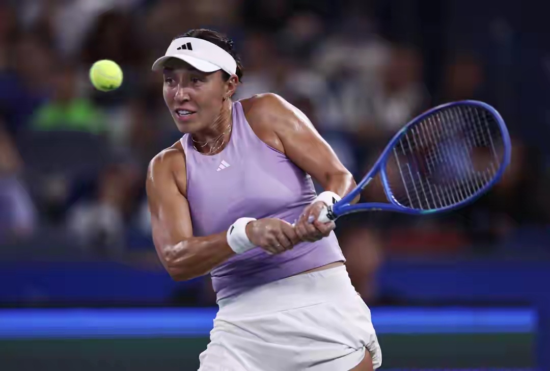 体育澳网澳网女单1/4决赛，佩古拉2-0阿尼西莫娃晋级半决赛。澳网女单1/4决赛