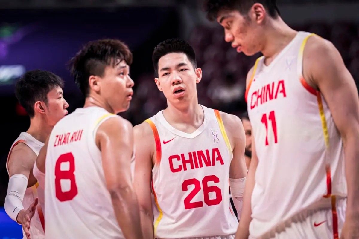 变阵！中国男篮首发：赵睿、程帅澎、王俊杰、朱俊龙、胡金秋 中国男篮vs新西兰男篮