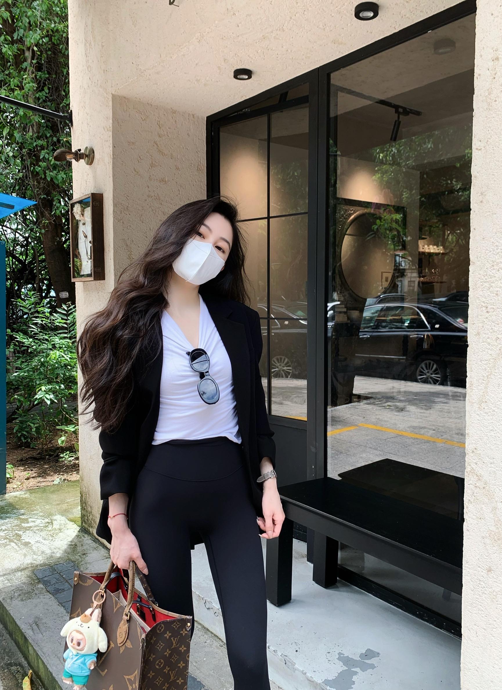 女孩 务必坚强再坚强 人不能一辈子坐在命运里哭泣 克服每一个想依赖他人的瞬间