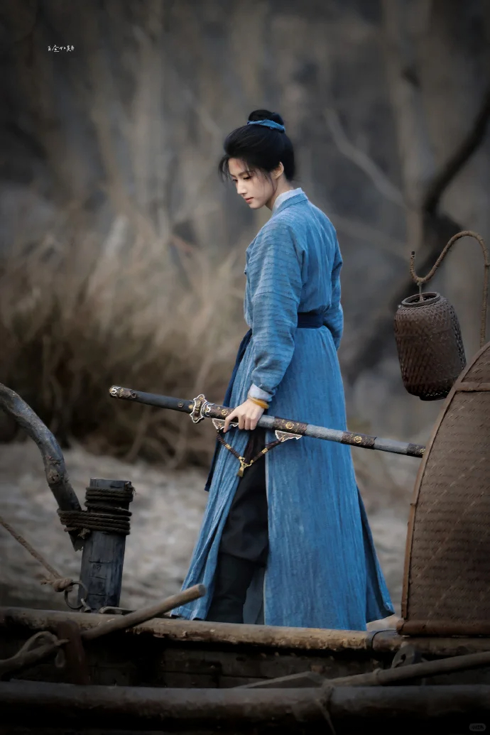 如果鼻血缠的女主是这样的造型那我还是会意难平一下下，毕竟当初看小说我就是这么脑补