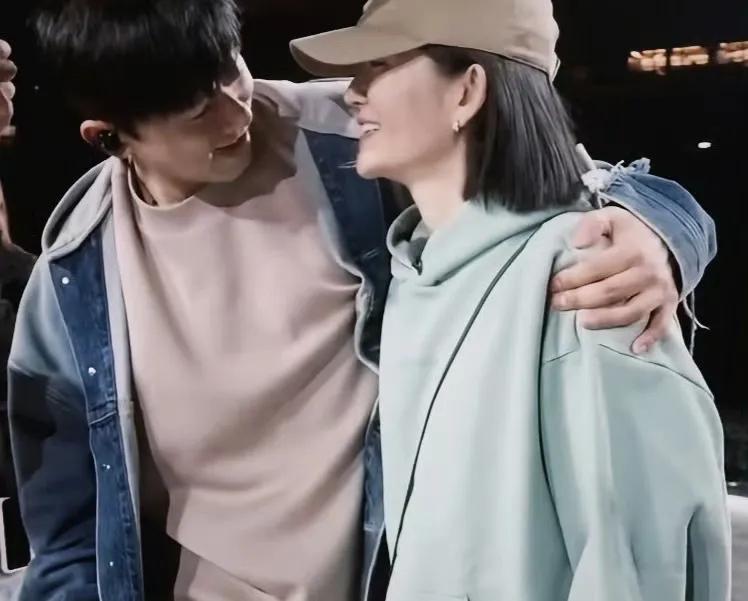 谢娜张杰：真夫妻的甜蜜，是爱情最好的模样

谢娜和张杰这对夫妻，真是把“没把我当