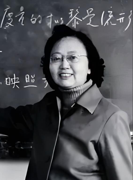 首位数学女博士徐瑞云：乱世点灯铸就中国数学脊梁
在那个禁锢女性才华、轻视女子治学