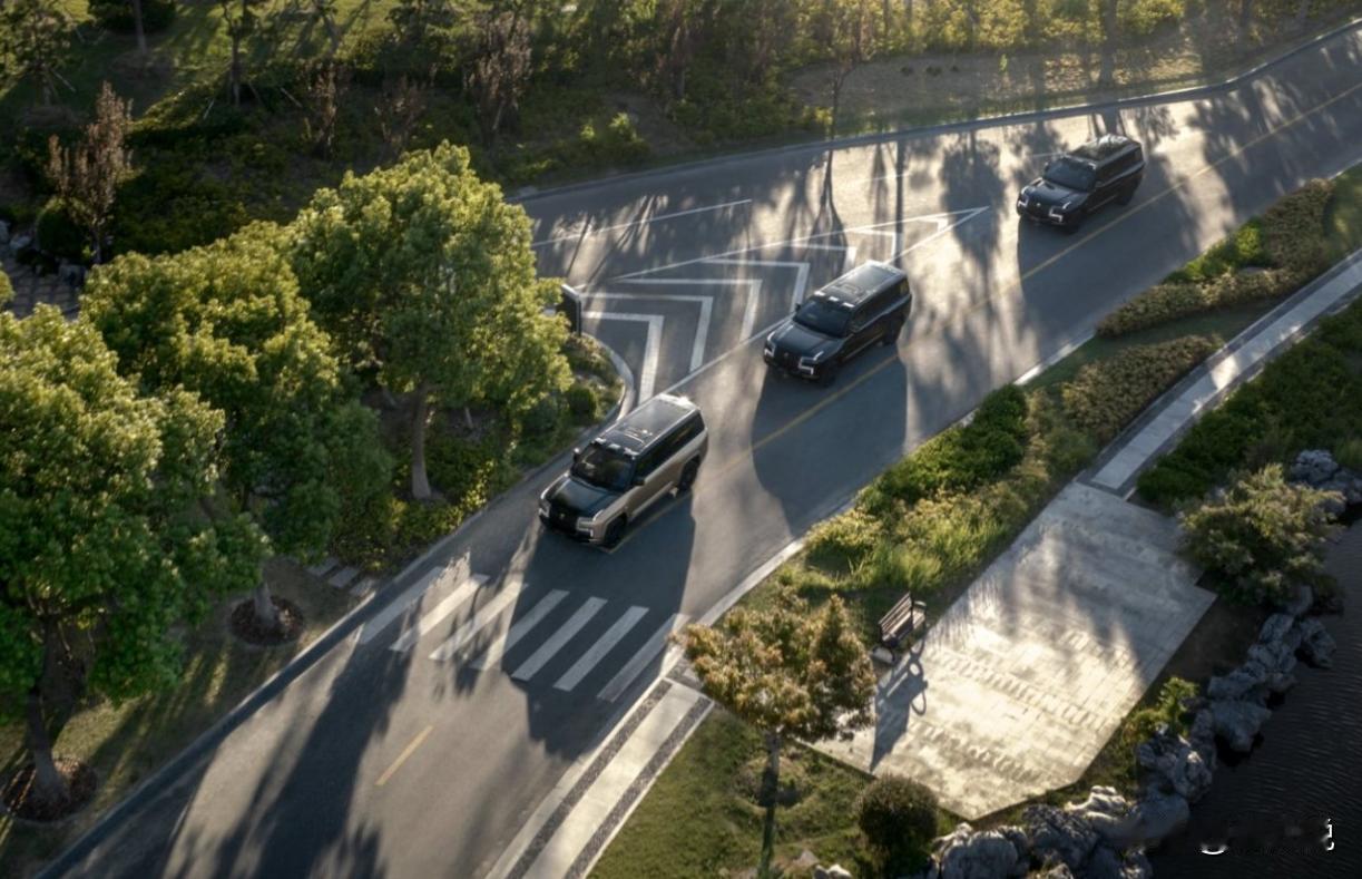 2025年9月重磅新车
上市时间：9月12日
车长：5400mm
车宽：2049