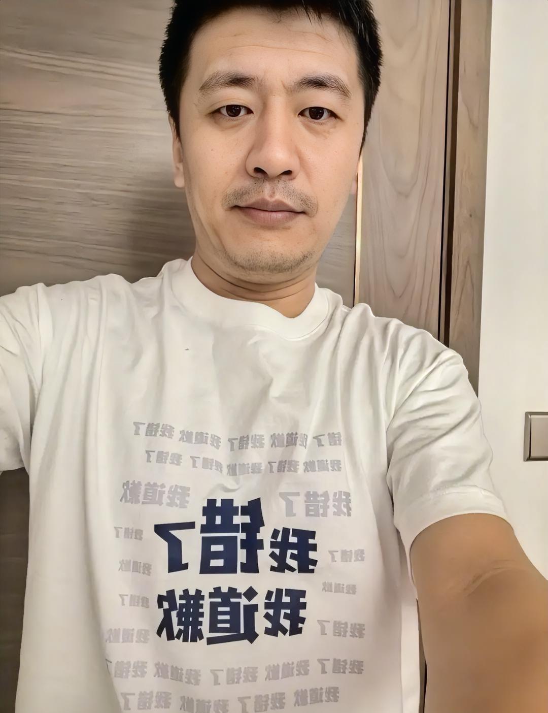 张雪峰“塌方”了，
说白了就是：
嘴太快，人设太满，钱赚太狠，最后把自己埋了。