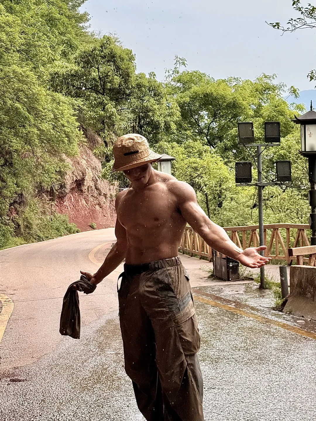 周末爬一下家门口的山