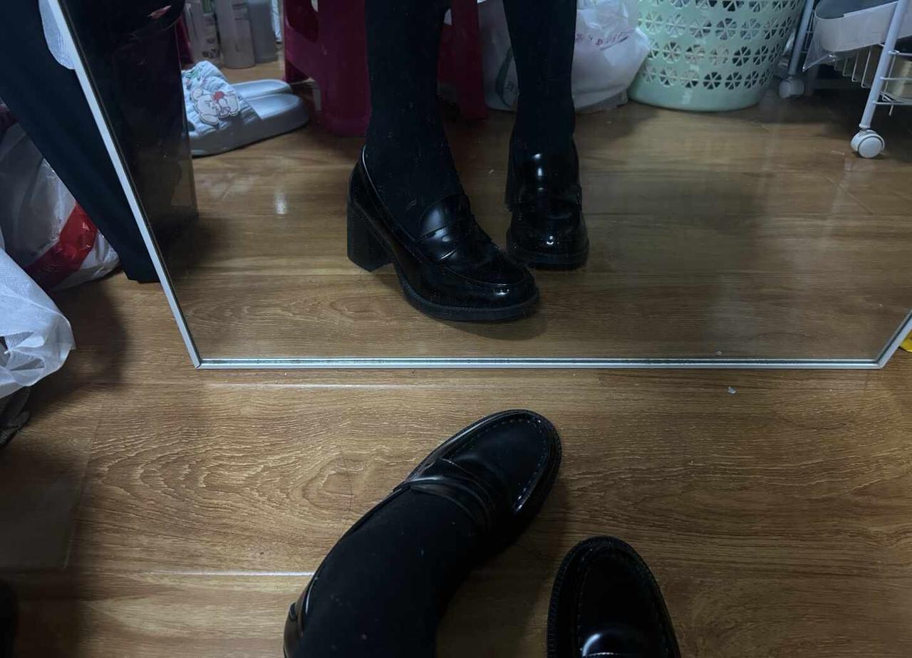 国产制服鞋就这样震惊我…..
日系 制服鞋 jk 水手服 皮鞋 小皮鞋