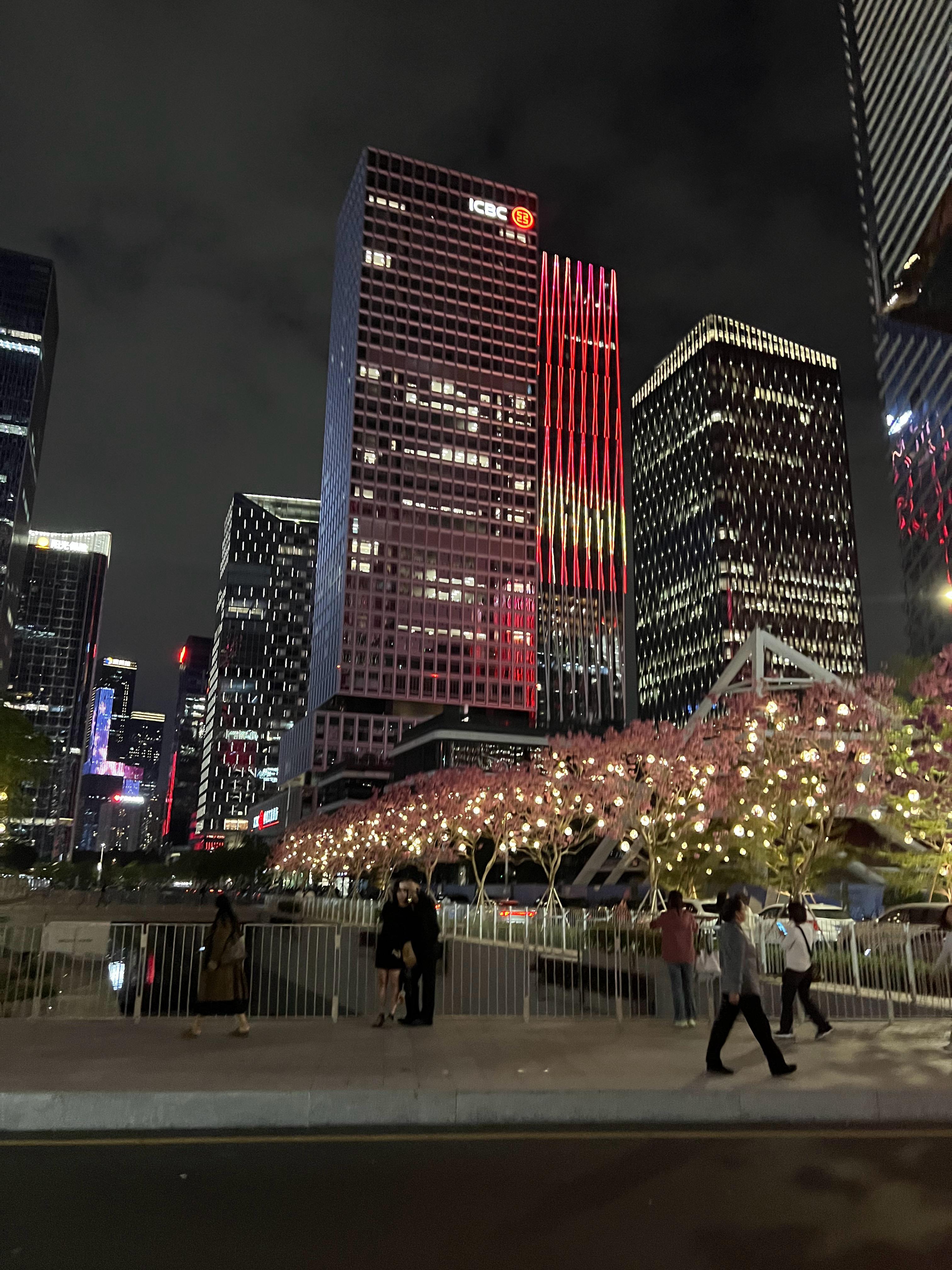 弹指一挥间，冬就深了，恍惚一转身，又到了岁末。时间是最沉默的摆渡人。 冬至时节如