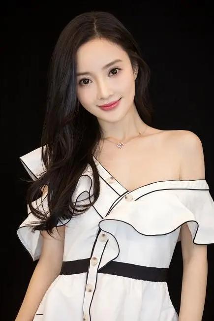 李小璐长得这么漂亮演技又好，现在为啥没人找她拍戏？她到底做错啥了？
 
说实话我