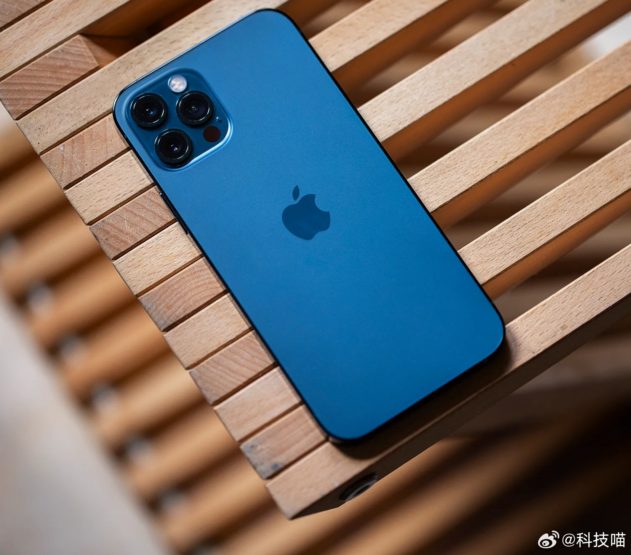 说真的，对于大多数人来说，手机没必要一年一换，但是如果是重度用户，用4年以上，甚