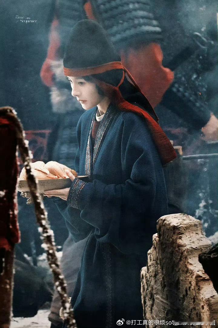 早期那个我本是白狐那个唐宫剧有个造型帽子和这个挺像的我记得 