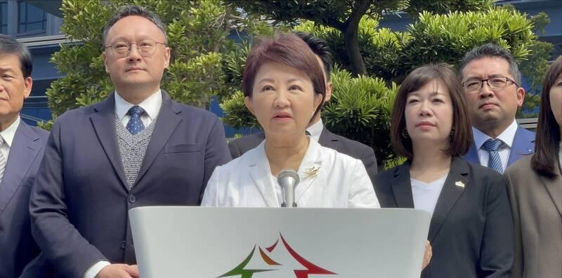 卢秀燕访美称有三大任务，绿营批“自抬身价”、“刷存在感”
台中市长卢秀燕今宣布自