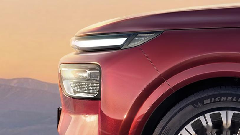 奕境X9首批搭载华为乾崑ADS5华系迈巴境老实说这个设计真的很讨喜，没有多余花哨