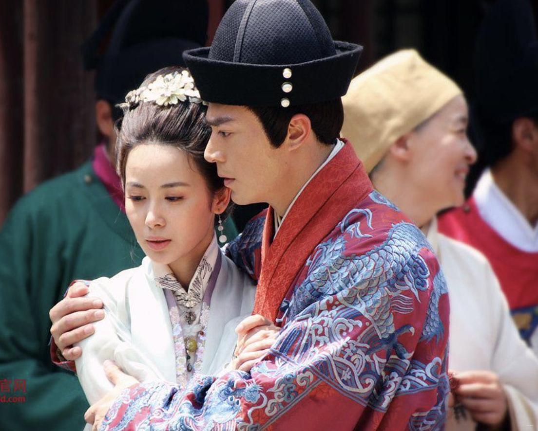 朱祁镇只钟情于眼瞎腿瘸的钱皇后一人？看看他的妃子数量吧。 
 
1457年，朱祁