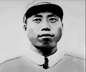1951年的一个暴雨夜，121个年轻人爬错了山头，却意外打出了一场载入史册的硬仗